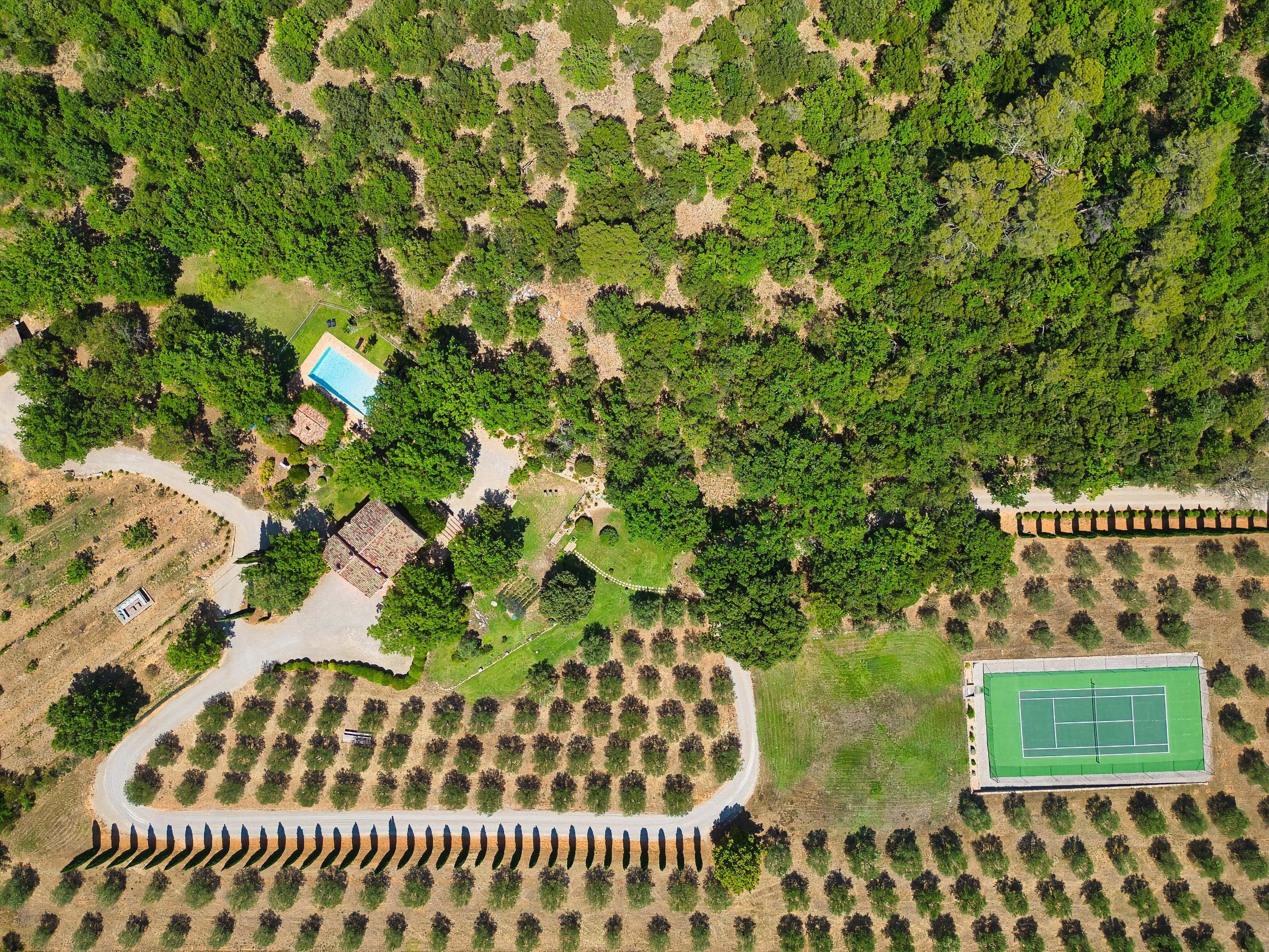 Domaine d'exception et bastide provençale de charme La Bastide Brûlée dans le Var - Vue aérienne
